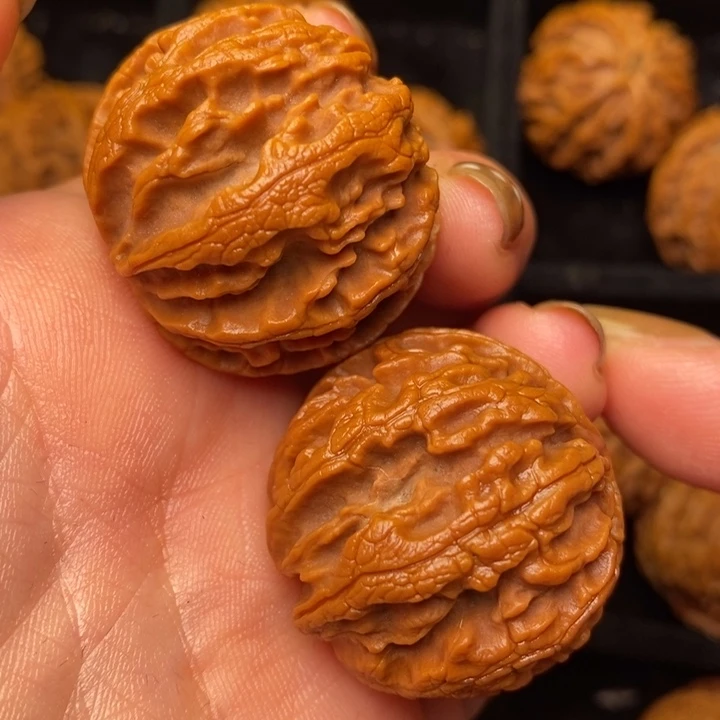 文玩核桃吊坠秦岭野生核桃