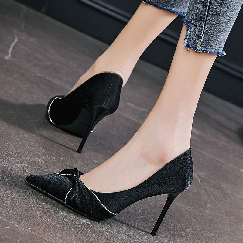 羊皮【8公分】2025春秋新款水钻褶皱花黑色细跟尖头气质时尚高跟鞋