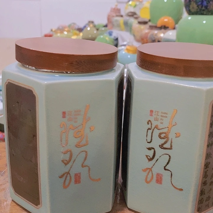 茶叶罐直播间进行中