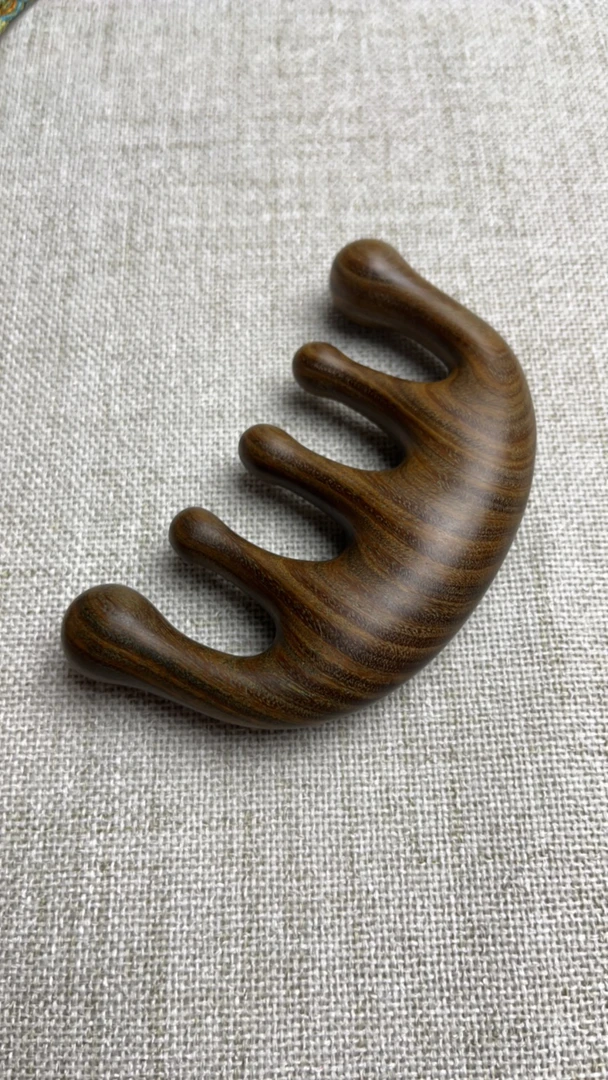 阿根廷绿檀加厚款吐丝变色五指齿按摩梳经络梳全身可用