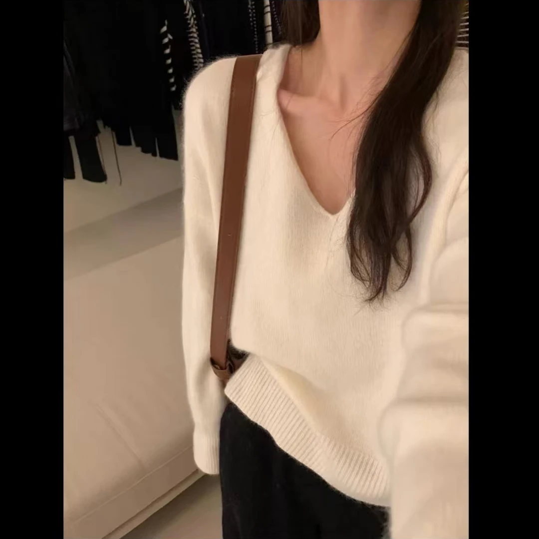 米白色v领针织衫女秋季软糯慵懒毛衣2025新款打底衫宽松长袖上衣