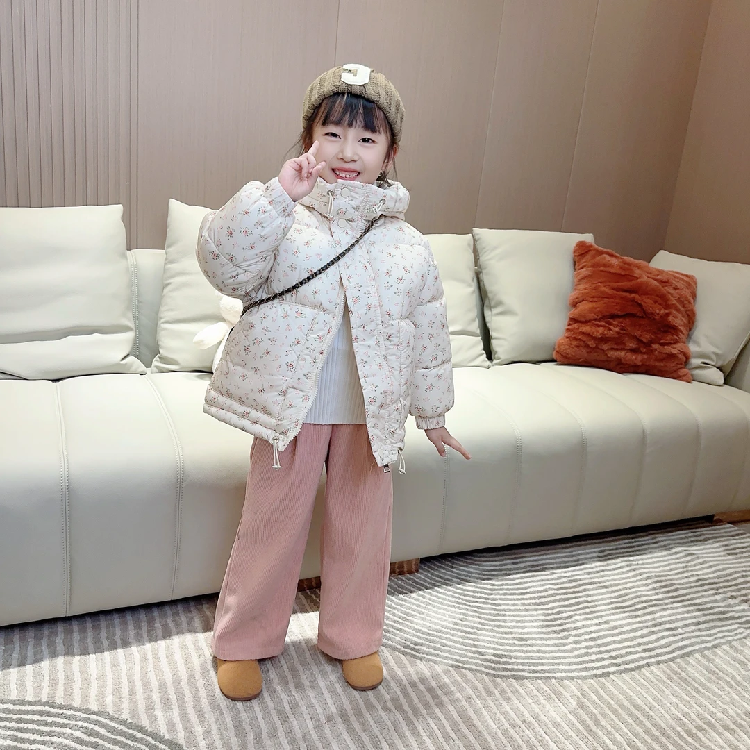 女童棉衣粉色碎花短款连帽棉服2023冬季新款女宝宝加厚保暖外套