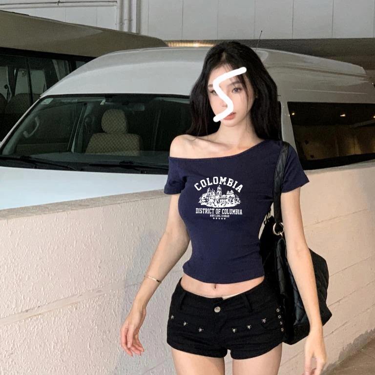 修身别致独特绝美露肩夏季深蓝色辣妹斜肩短袖T恤女紧身短款上衣