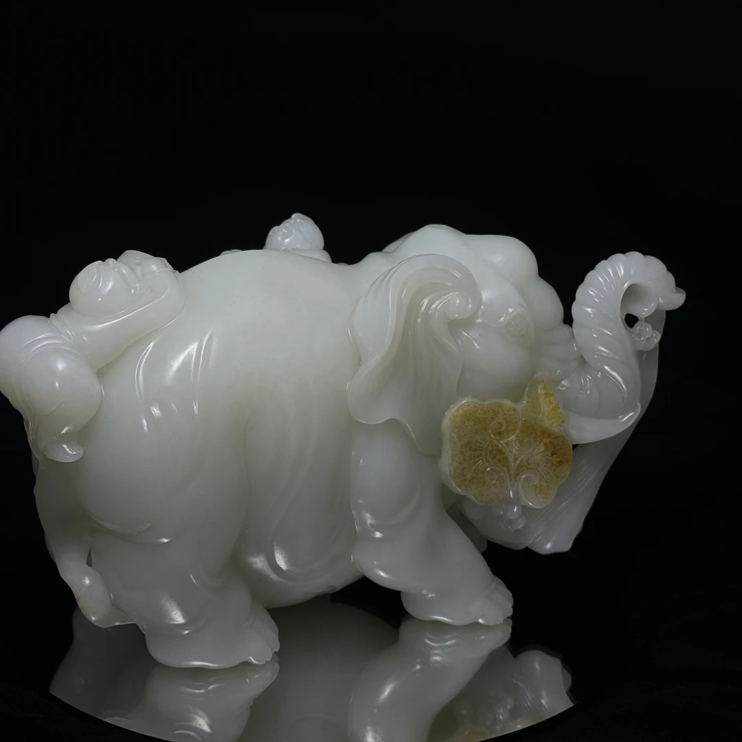 天然和田玉立体精雕童子拜象摆件