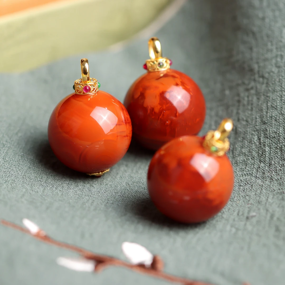 18K金镶嵌南红玛瑙圆珠吊坠赠高货绳（多样性发货 发其一