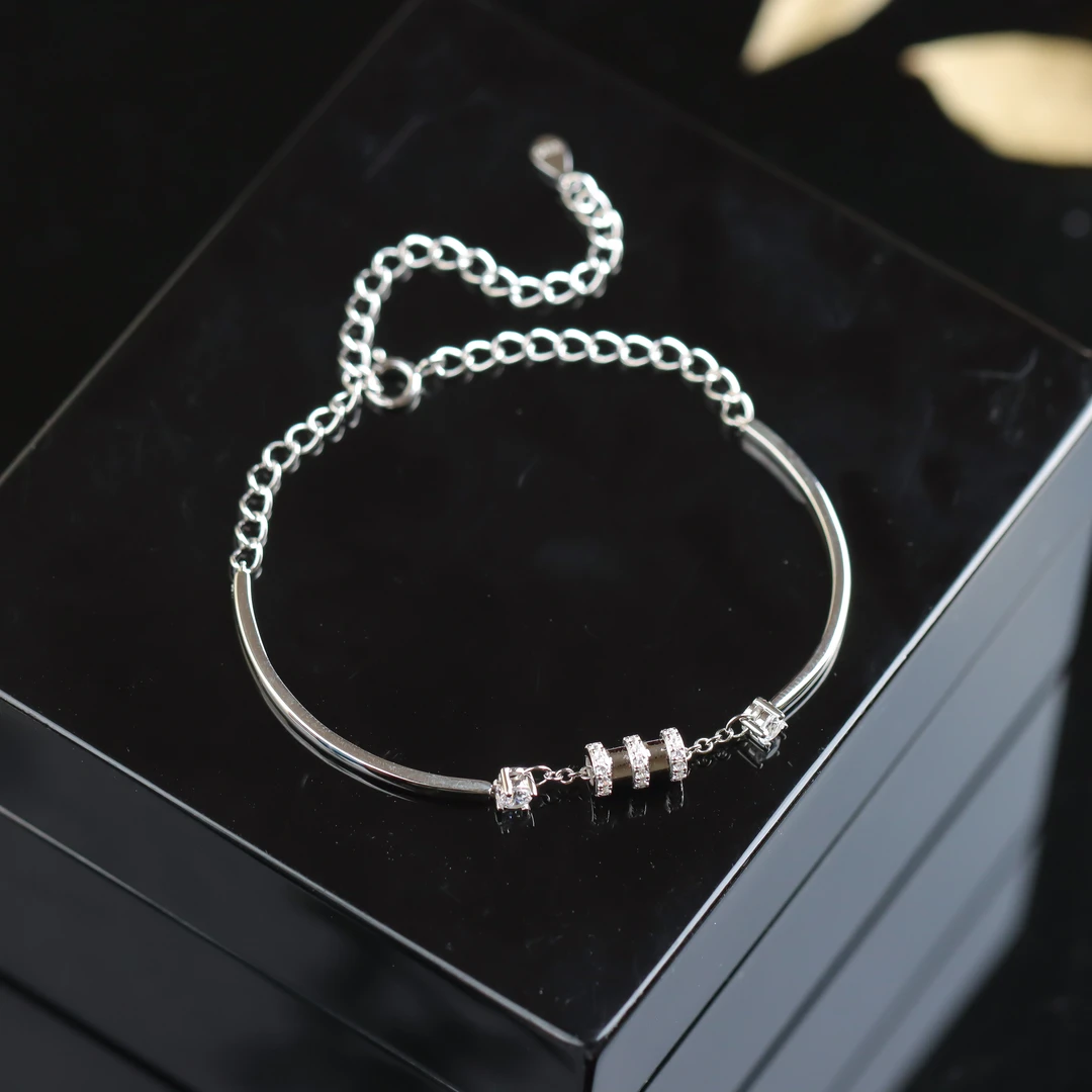 925银莫桑石手链 S925银镶嵌莫桑石小蛮腰轻奢百搭小众女款手链