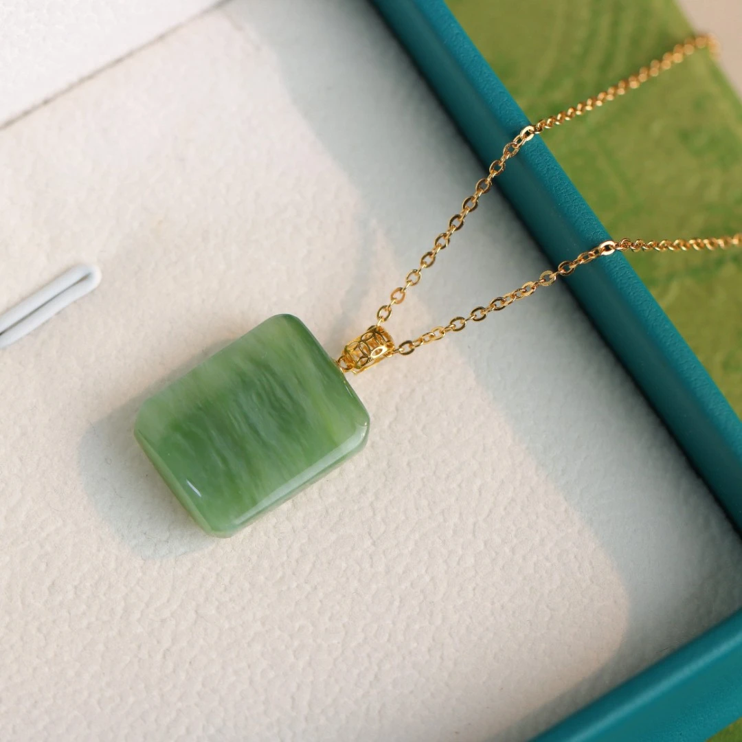 18K金镶嵌和田玉碧玉虎皮猫眼无事牌方牌女款吊坠不含链