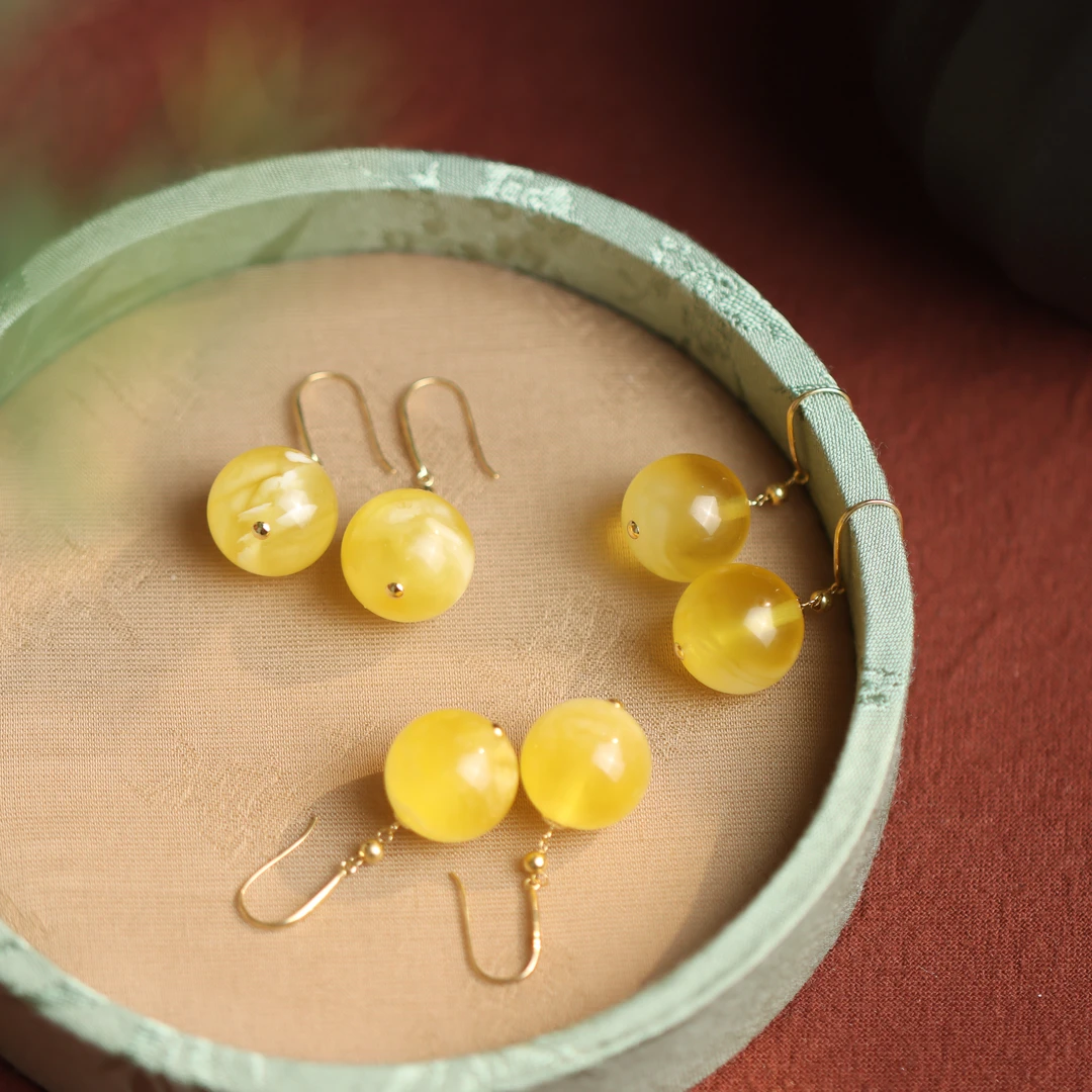 18K金镶嵌琥珀蜜蜡圆珠女款耳坠（多样性发货 发其一）