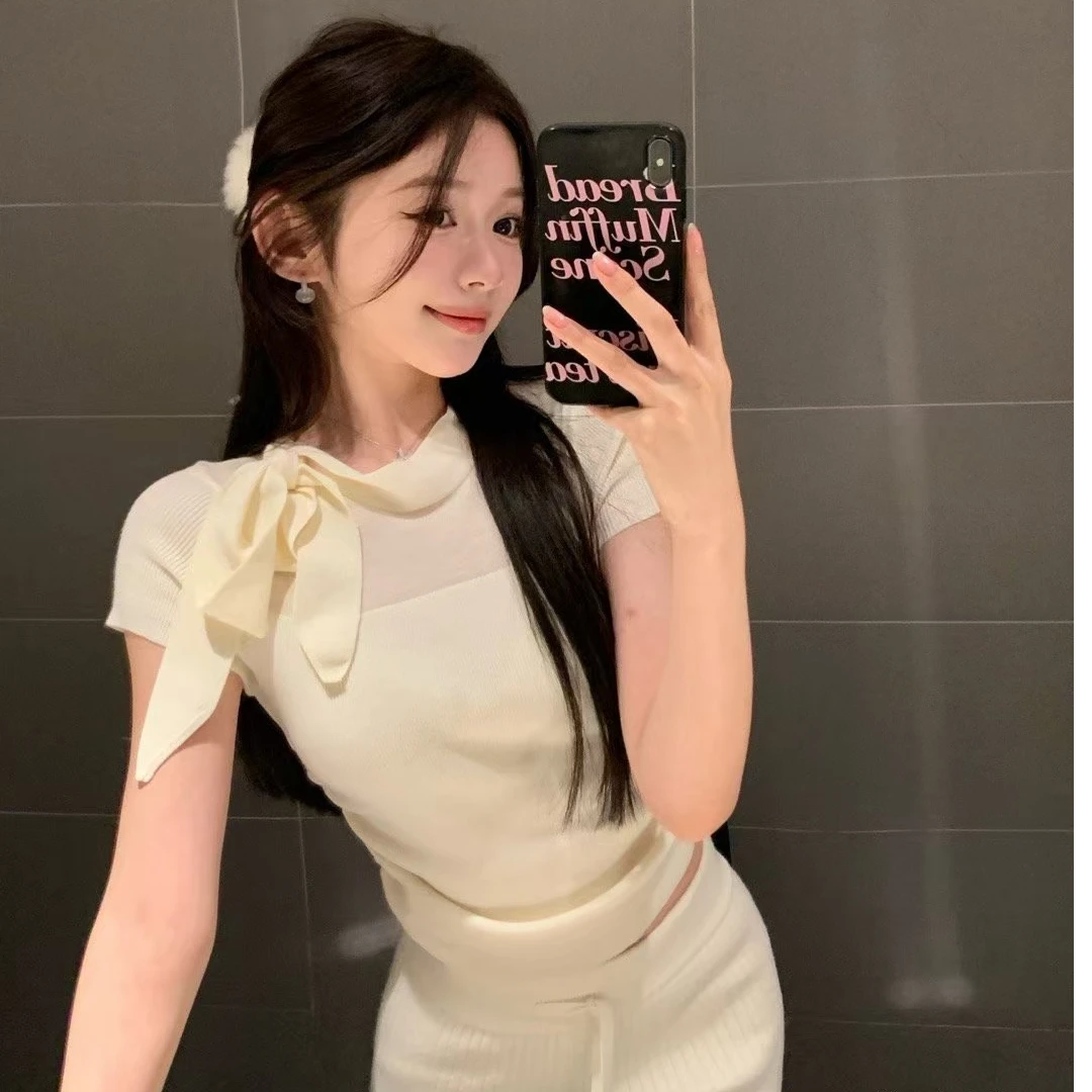 式高级感蝴蝶结系带针织长袖女秋冬新款设计感小众上衣显瘦裤子