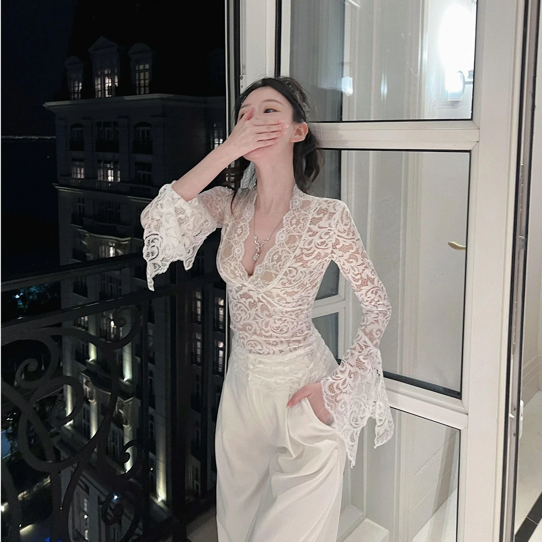 韩系辣妹2024秋冬新款蕾丝长袖性感修身V领t恤上衣搭高腰休闲裤女