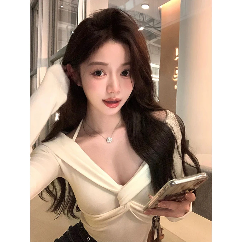 【欲感韩女】亿点点心机！交叉扭结挂脖打底衫  2025年早春新款