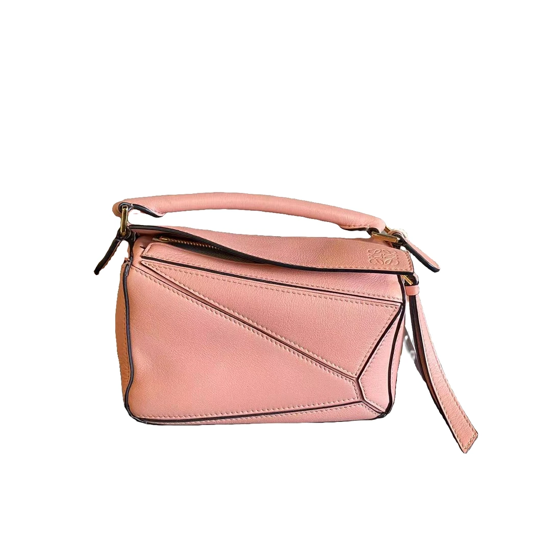 95新 LOEWE/罗意威 LOEWE/罗意威 粉色mini puzzle斜挎包bwz8201