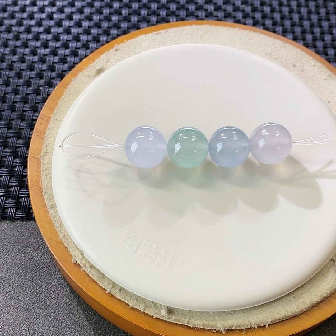 翡翠手链未镶嵌一组珠珠