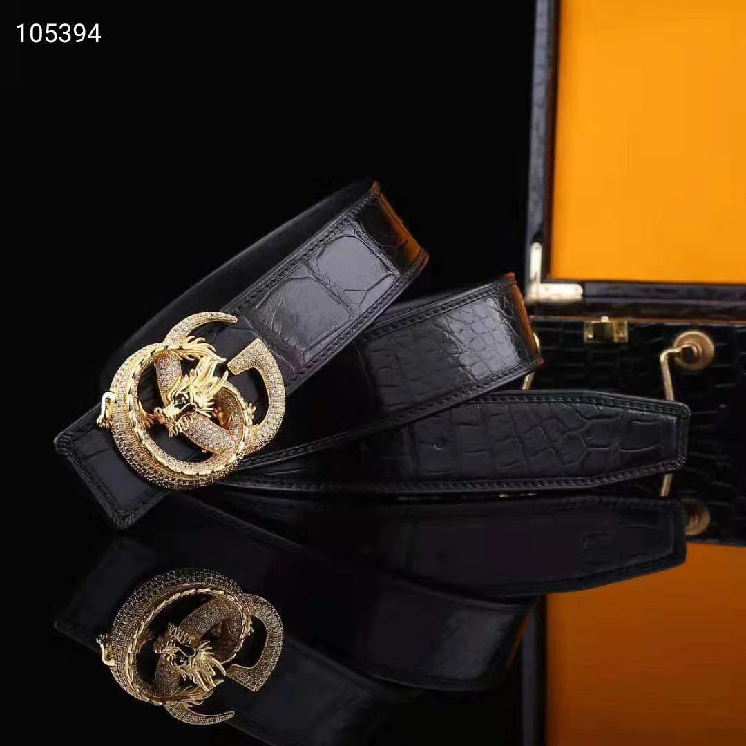 鳄鱼皮男士腰带，搭配不锈钢镀金镶钻扣头。皮带黑色真皮裤腰带黑色