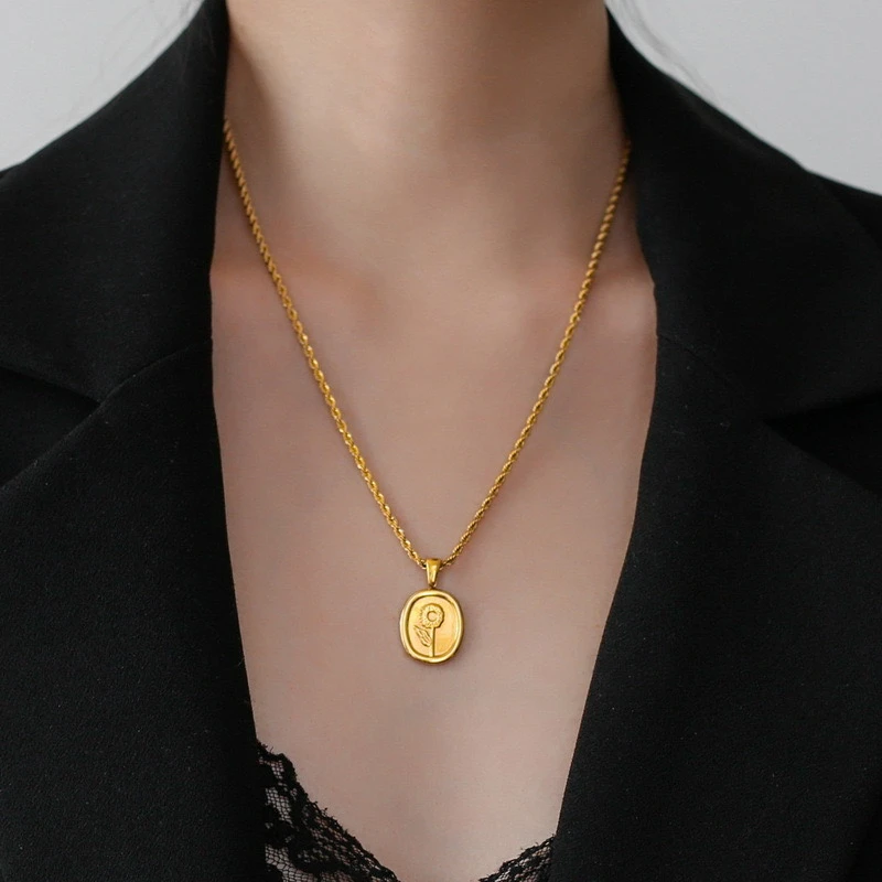 钛钢项链 向日葵法式复古高级感气质小方牌百搭ins花卉项链毛衣链