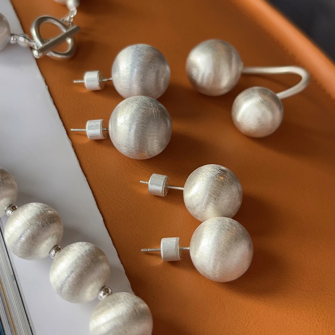 铜合金耳饰 许我耀眼许妍赵露思同款精致轻奢手工拉丝圆球耳钉