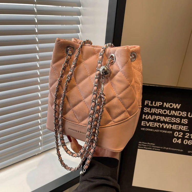 包包韩系高级感百搭水桶包夏天2024新款小众设计菱格链条斜挎包女