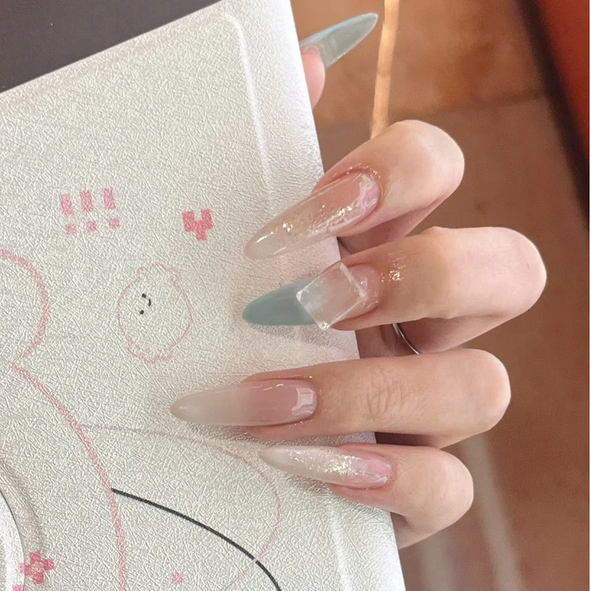 D42穿戴美甲蓝色渐变冰块显白百搭可拆卸美甲贴片