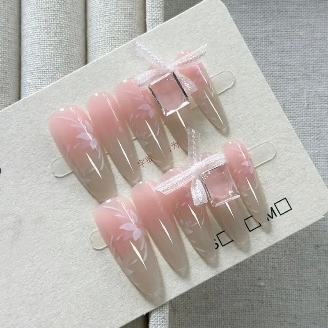 23蕾丝蝴蝶长杏仁温柔百搭显白可拆卸指甲贴片