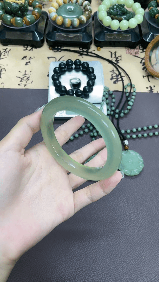 【闪购商品】蛇纹石玉手镯未镶嵌手镯
