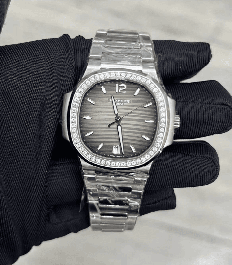 全新未使用 Patek Philippe/百达翡丽 7118A灰盘圈钻全新全套