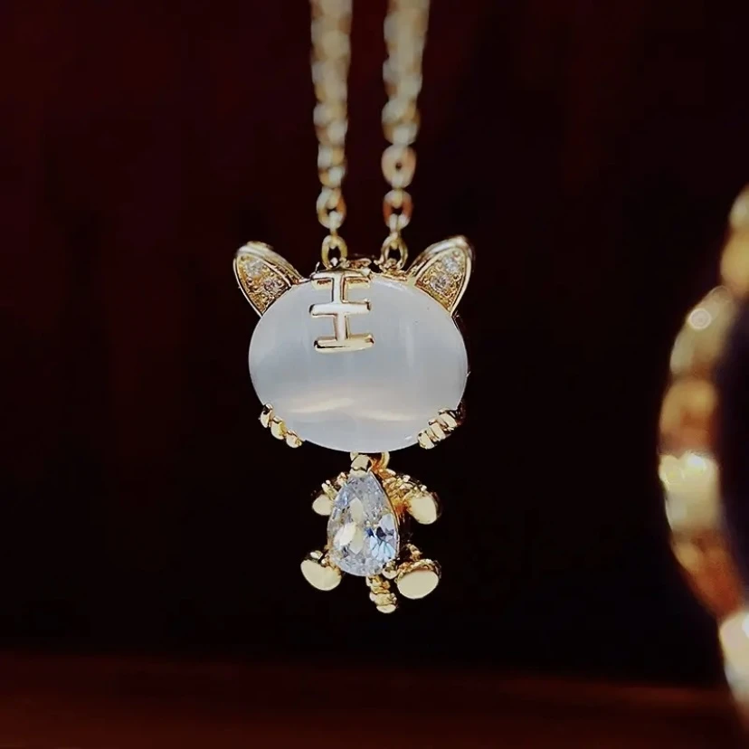 钛钢合成锆石吊坠 生肖虎项链2025新款时尚小老虎属虎锁骨链饰品