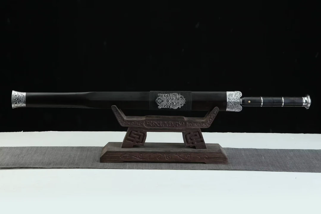 24寸铁装赤壁战剑双槽扭转天星（八面） 未开刃