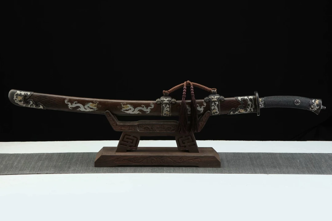 三色铜鎏金银青龙宝刀