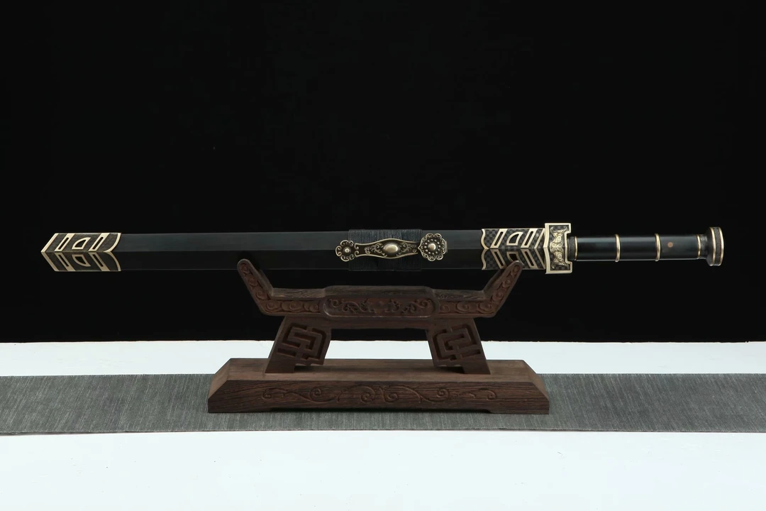 八面开槽如意剑黑檀款未开刃