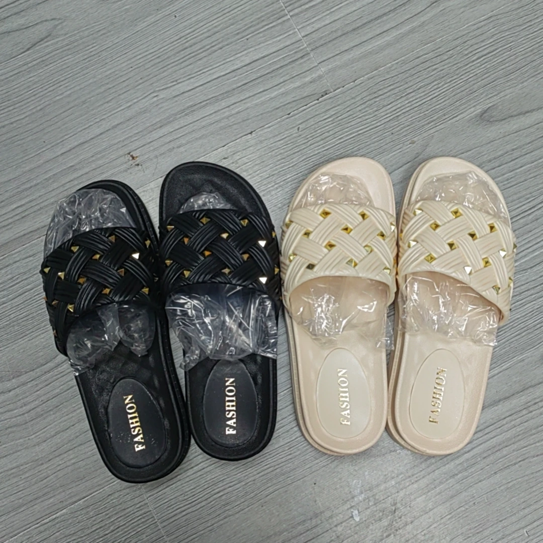 时尚百搭小香风拖鞋