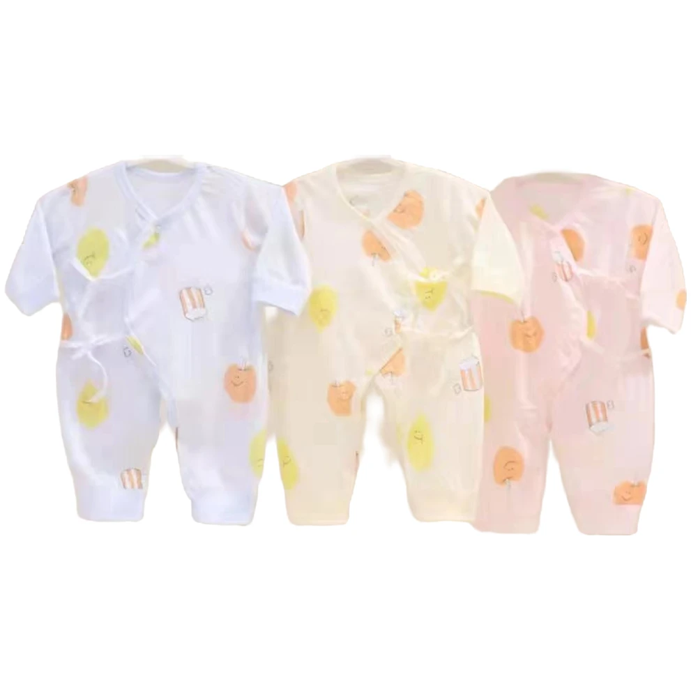 组合长袖婴儿宝宝薄款连体衣对襟包邮到家袜子口水巾随机送开裆