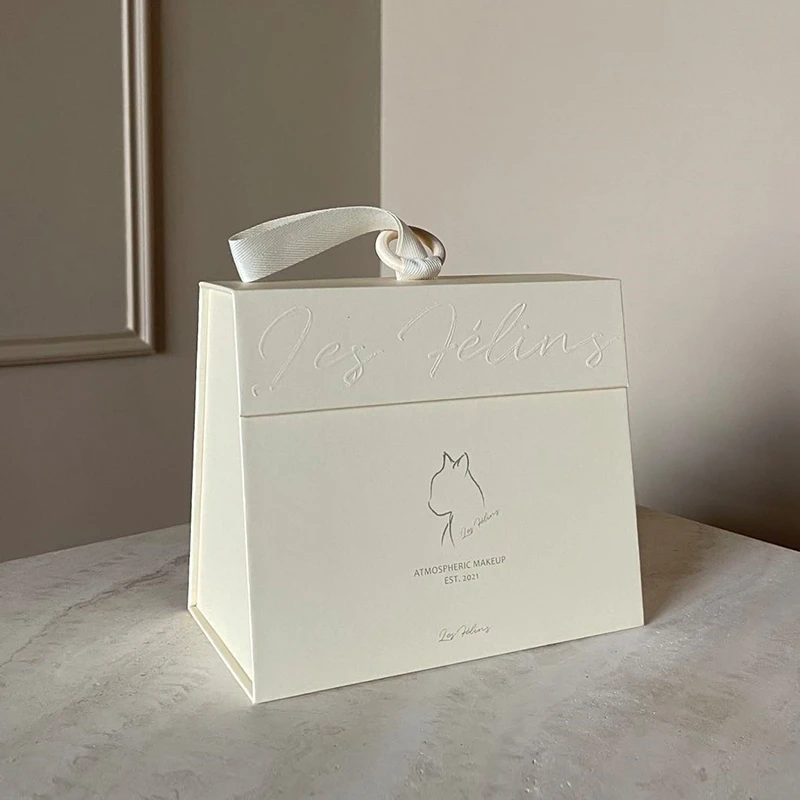 猫科动物纸质公文包礼盒木环针织缎带拉菲草自由组合放置各款产品