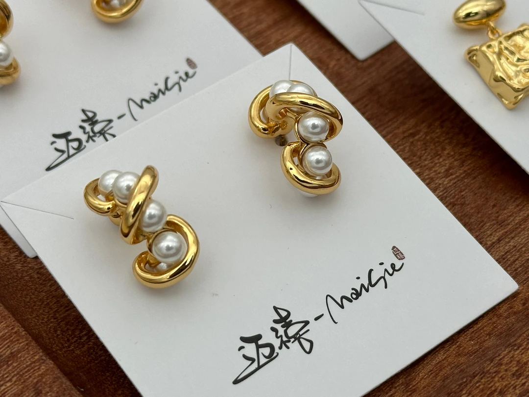 铜合金耳饰 铜合金耳饰氛围感精致小巧耳圈耳钉耳饰925银针耳环