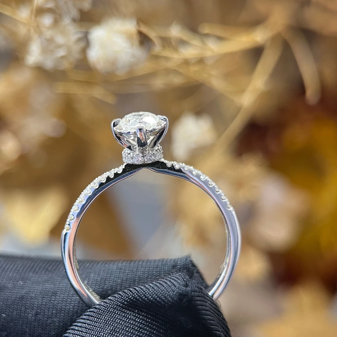 18K金天然钻石戒指