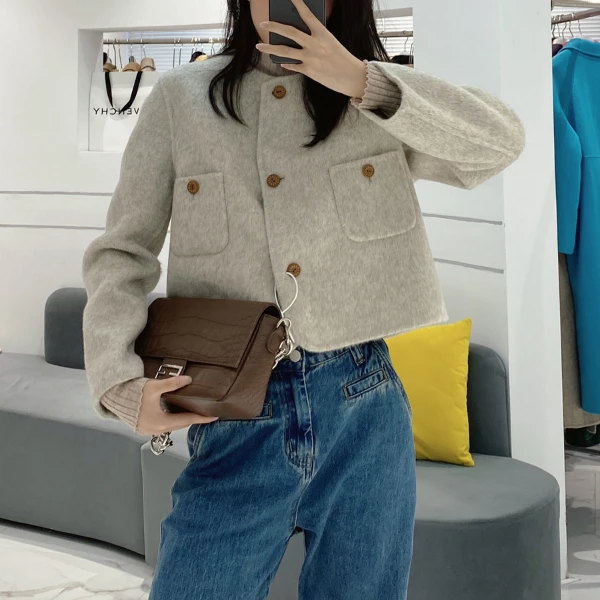 短款绵羊毛外套女小个子秋冬毛呢外套2023简约韩版纽扣百搭上衣