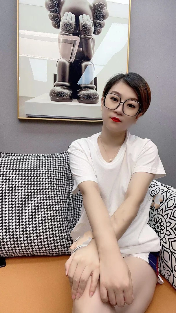 【801-899】2024新款重工烫钻卫衣