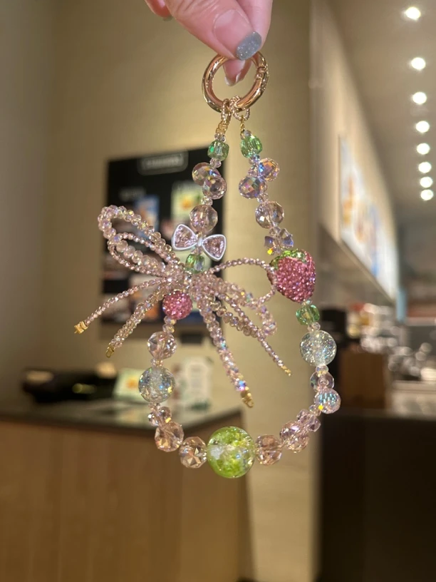 创意满钻甜心草莓水晶手机链包挂精美钥匙扣手腕短链防丢链装饰品