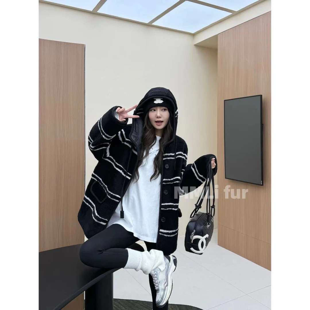 【JY景】MMLi CLOTHES｜ 设计师款经典条纹皮毛一体外套  mm59016
