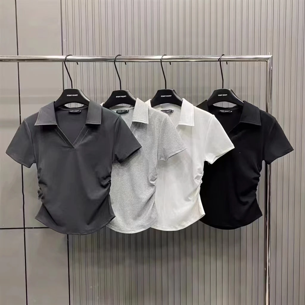 最初家（V领正肩T恤）2023夏季翻领侧边抽褶修身显瘦休闲V领上衣