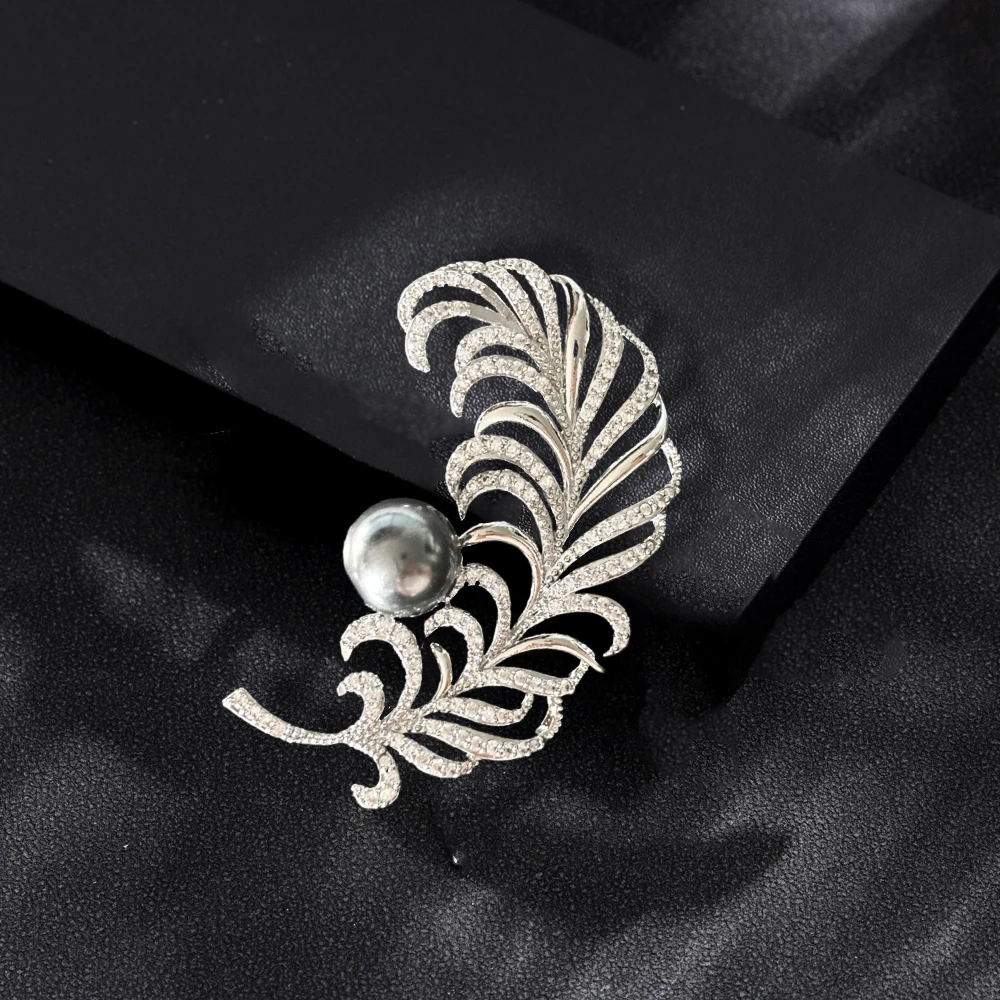 铜合金锆石胸针 银色大气百搭男士羽毛胸针气质西装胸饰优雅配饰