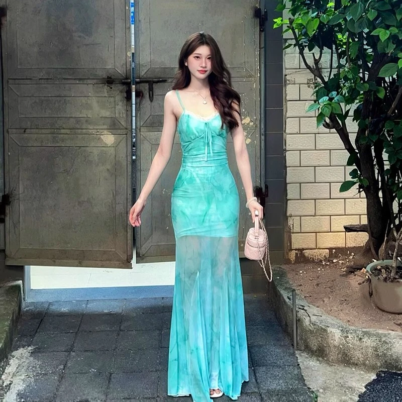 浅绿色蝴蝶印花网纱吊带连衣裙女夏季海边度假纯欲鱼尾包臀长裙子
