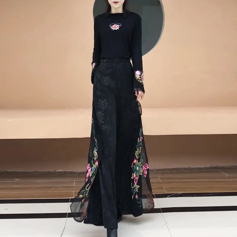 2025秋季新款新中式阔腿裤裙裤女民族风刺绣高腰休闲缇花缎面长裤