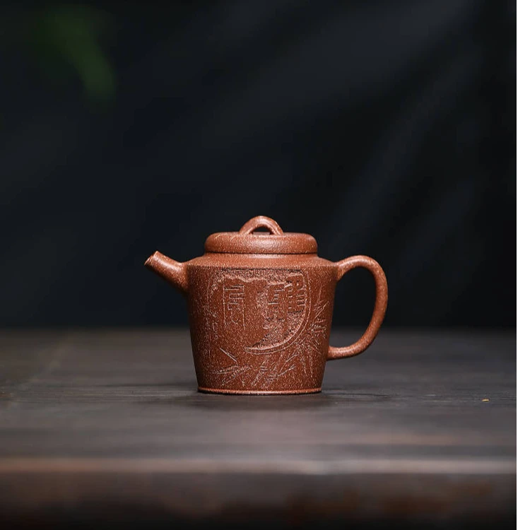 宜兴紫砂壶纯手工电窑烧制出水暴爽断水利索手工刻绘降坡泥金罩壶