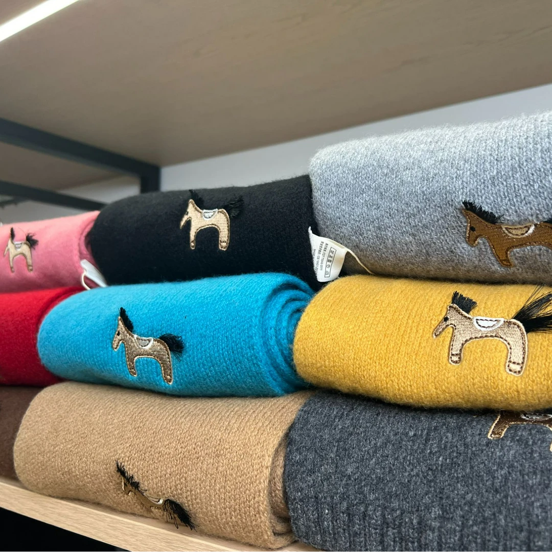 【Vaierlai+】 彩色刺绣小马围巾