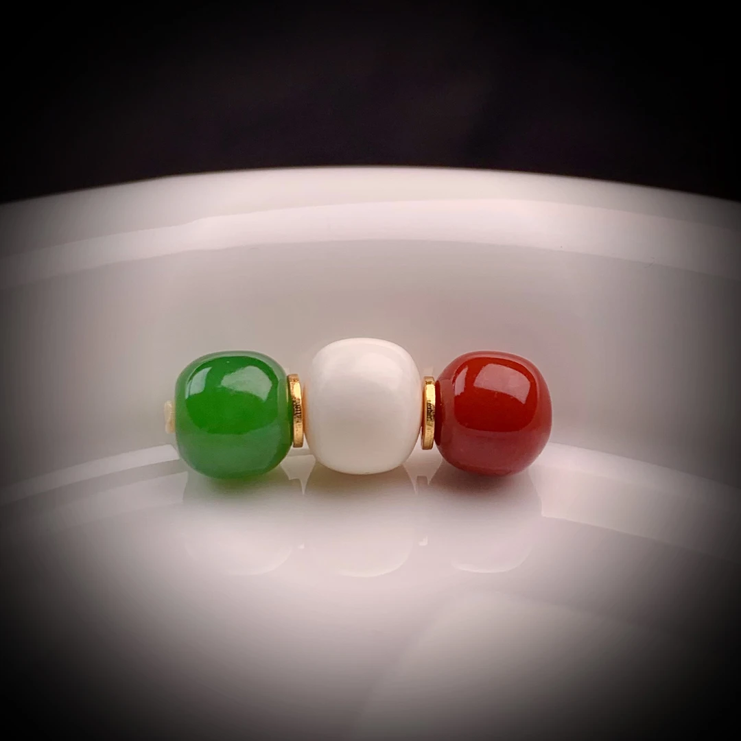 【旷野珠宝】天然川料南红三连珠精品红绿灯老型配饰8大-9大-8大