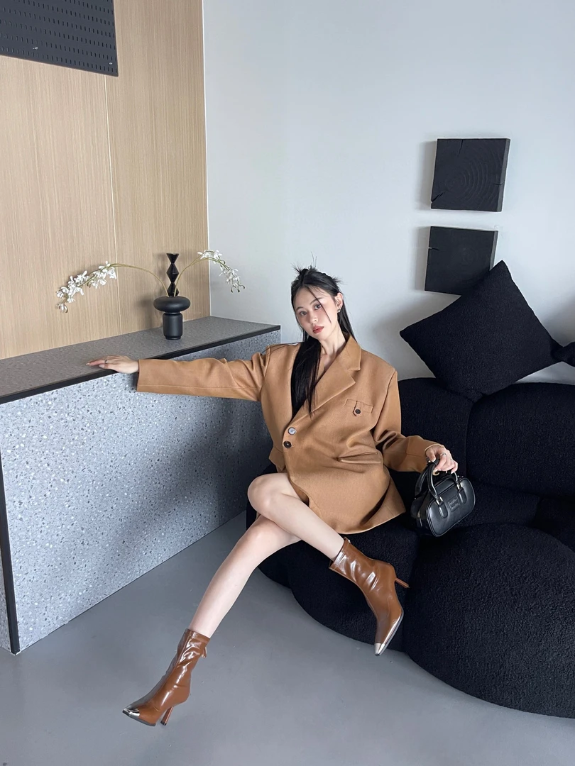 秋冬新款女时装靴百搭气质时尚金属尖头高跟细跟短靴3706-1