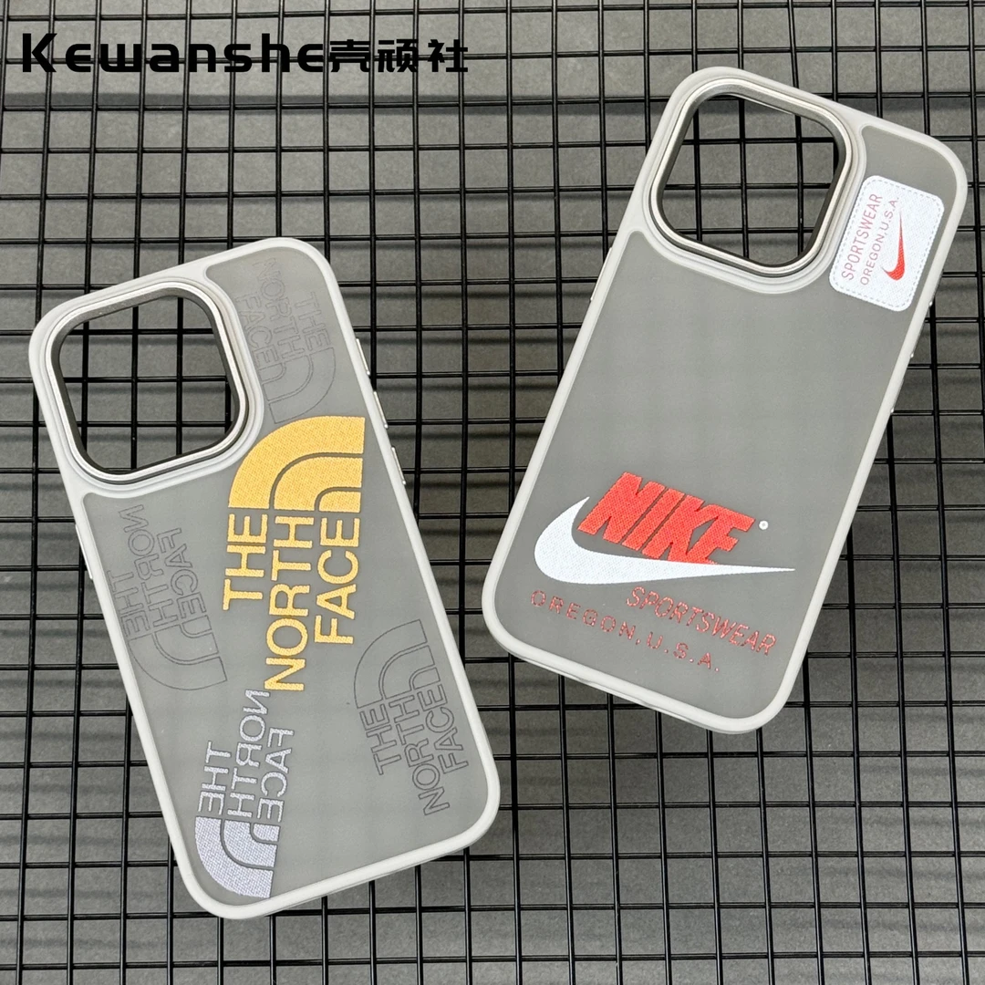 适用于iPhone潮牌磨砂手机壳*金属按键/镜框*软边硬背15pro14