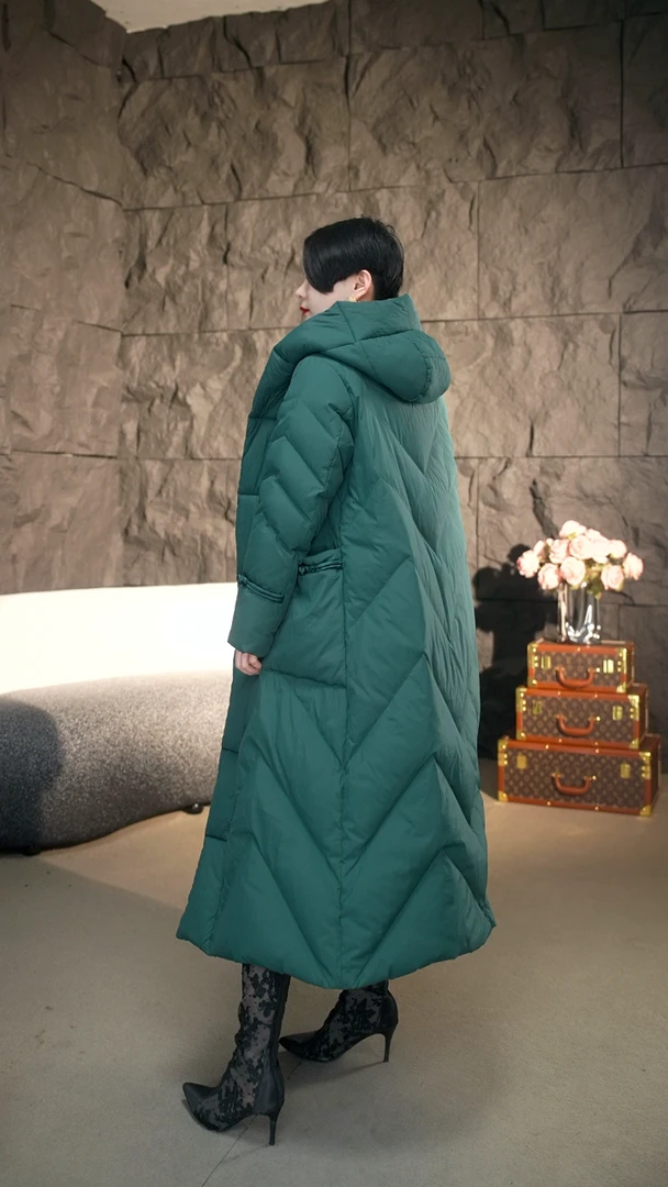 90白鸭绒新中式刺绣休闲加厚修身时尚过膝保暖大长款大码羽绒服