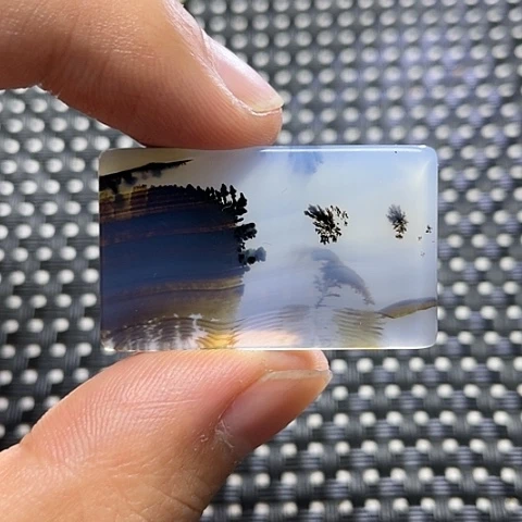 玛瑙/玉髓颈饰未镶嵌月**风