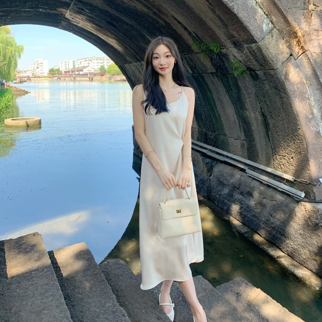 Candy Cloud微醺 高端双面缎小心机设计款时尚显瘦吊带裙LYQ218/3